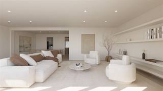 In het hart van Aalst, op slechts enkele meters van de Grote Markt, bevindt zich dit uitzonderlijke luxeappartement van maar liefst 236m². Een unieke combinatie van ruimte, hoogwaardige afwerking en exclusief wooncomfort op een absolute toplocatie, met als absolute blikvanger een riant en bijzonder zonnig terras van 77m².Het appartement beschikt over een ruime inkomhal, een bijzonder royale en lichtrijke leefruimte, een aanpalende eetkamer en een hoogwaardige, volledig uitgeruste keuken. Verder zijn er drie ruime, volwaardige slaapkamers, twee luxueus uitgeruste badkamers, een afzonderlijk gastentoilet met wastafel en twee praktische bergingen. De eerste badkamer beschikt over een dubbele wastafel, ligbad en toilet, de tweede is uitgerust met een dubbele wastafel, inloopdouche en toilet.Het indrukwekkende terras van 77m2 dat zuid en zuidwest is georienteerd vormt een uitzonderlijke meerwaarde en biedt volop ruimte om in alle comfort te genieten van zonnige dagen, gezellige diners en lange zomeravonden.Ook op het vlak van afwerking laat dit appartement niets te wensen over. Er werd gekozen voor hoogwaardige materialen en oog voor detail, van de prachtige parketvloeren tot de zonwerende en geluidsisolerende ramen. Bovendien beschikt het appartement over zes privatieve zonnepanelen met warmtepompen, wat mee bijdraagt aan het bijzonder gunstige EPC-label A.Het gebouw is uitgerust met een lift en combineert het comfort van modern en energiezuinig wonen met een unieke ligging in het bruisende stadscentrum, op wandelafstand van winkels, horeca en alle dagelijkse voorzieningen.Als extra troef bestaat de mogelijkheid om optioneel een garagebox aan te kopen in de Sint-Jorisstraat, op slechts enkele meters wandelafstand van het appartement.Een uitzonderlijke eigendom voor wie op zoek is naar ruimte, luxe en kwaliteit op een van de meest gegeerde locaties van Aalst.