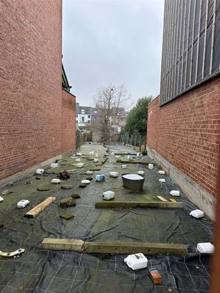 Deze gunstig gelegen bouwgrond heeft een breedte van +- 6 meter en is ongeveel 40 meter diep, geschikt voor het bouwen van een gesloten bebouwing...