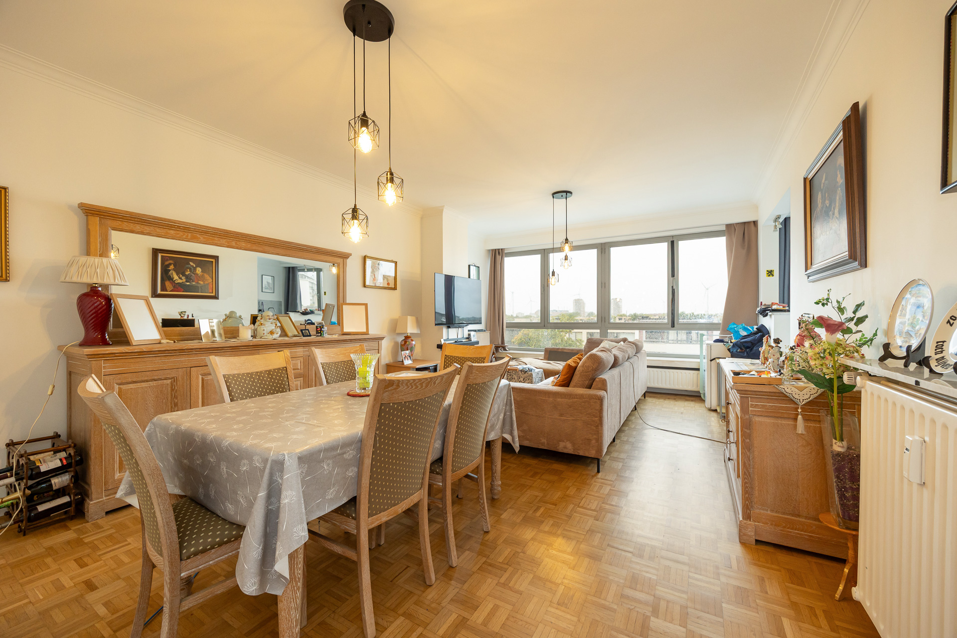 Lichtrijk 2-slaapkamerappartement met terras op de 3e v. - foto 2