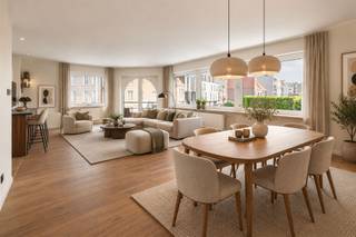 <p>Bent u op zoek naar een stijlvol en luxueus afgewerkt appartement op een absolute toplocatie in het centrum van Waregem?</p><p>Dit exclusief gerenoveerde appartement van ca. 115 m² combineert hoogwaardige materialen, een doordachte indeling en een tijdloze architectuur met een prachtig uitzicht op de kerk. Dankzij de grote raampartijen geniet u de hele dag van een uitzonderlijke lichtinval en een aangenaam ruimtelijk gevoel.</p><p>INDELING: U komt binnen via de inkomhal met gastentoilet en vestiaire. De royale leefruimte (parket) vormt samen met de op maat gemaakte designkeuken het hart van het appartement. De keuken is uitgerust met kwalitatieve inbouwtoestellen en een stijlvol kook- en spoeleiland dat naadloos overgaat in een gezellige bar, ideaal om gasten te ontvangen. Verder beschikt het appartement over 2 slaapkamers, een badkamer en praktische bergruimte die bijdragen aan een optimaal wooncomfort.</p><p>Garagebox ondergronds optioneel bij te kopen.</p><p>TROEVEN: volledig en hoogwaardig gerenoveerd, bewoonbare oppervlakte van ca. 115 m², overvloedige lichtinval dankzij kamerhoge raampartijen, exclusieve maatwerkkeuken met kookeiland, open zicht op de kerk, absolute topligging in het centrum van Waregem, instapklaar en afgewerkt met oog voor detail.</p><p>Een uniek appartement waar luxe, comfort en een toplocatie perfect samenkomen.<br />Interesse? Contacteer ons via charlotte@immobeguin.be</p>