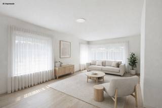 PLUSPUNTEN: <br />+ perceeloppervlakte: 800 m²<br />+ bewoonbare oppervlakte (bruto): 145 m²<br />+ 4 slaapkamers<br />+ 2 badkamers<br />+ vrijstaande garage<br />+ lichtrijke veranda<br />+ instapklaar<br /><br />ALGEMEEN:<br />Welkom in de Torenstraat 5 in Eksel, waar deze vrijstaande gezinswoning gelegen is in een rustige straat op wandelafstand van het dorpscentrum. De woning bevindt zich op een ruim hoekperceel van maar liefst 800 m² en combineert een praktische indeling met aangename leefruimtes en een mooie buitenomgeving. Dankzij de oprit, vrijstaande garage en onderhoudsvriendelijke tuin geniet je hier van comfort en privacy, met alle dagelijkse voorzieningen binnen handbereik.<br /><br />Binnenin straalt de woning een degelijke basis uit. De leefruimtes zijn lichtrijk en functioneel ingericht, met voldoende plaats voor een gezin dat op zoek is naar ruimte en mogelijkheden. Met vier slaapkamers en twee badkamers biedt de woning heel wat flexibiliteit, zowel voor grotere gezinnen als voor wie extra kamers wil inrichten als bureau, hobbyruimte of logeerkamer. De veranda vormt een fijne overgang tussen binnen en buiten en is een heerlijke plek om het hele jaar door van het daglicht en de tuin te genieten.<br /><br />Hoewel de woning met zorg werd onderhouden, biedt ze ook de kans om stap voor stap te moderniseren en volledig naar eigen smaak in te richten. Vooral de badkamer op de bovenverdieping kan een opfrissing gebruiken, maar de solide structuur en aangename volumes maken dit een ideale starterswoning of renovatieproject met potentieel. Bovendien komt de woning in aanmerking voor de EPC-labelpremie, wat extra interessant is voor wie wil investeren in energiezuinige verbeteringen.<br /><br />Kortom, deze woning in de Torenstraat is een mooie opportuniteit voor wie op zoek is naar een betaalbare gezinswoning met ruimte, rust en toekomstmogelijkheden, op een fijne locatie in het hart van Eksel. Een huis waar je niet alleen kan wonen, maar echt je eigen thuis van kan maken.<br /><br />RENOVATIEPREMIE:<br />Deze woning komt in aanmerking voor de EPC-labelpremie. Mijn EPC-labelpremie is een premie van de Vlaamse overheid voor grondige energiebesparende werkzaamheden in een woning of een appartement. Hebt u een woning of appartement met een slecht EPC-label, opgemaakt vanaf 2019? Als u deze binnen de 5 jaar zo grondig renoveert dat het EPC-label aanzienlijk verbetert, dan komt u mogelijk in aanmerking voor deze premie. https://www.vlaanderen.be/premies-voor-renovatie/mijn-epc-labelpremie<br /><br />FINANCIERING:<br />Opgelet: voor woningen gelegen in België zijn enkel Belgische hypotheken mogelijk. Maak tijdig een afspraak zodat u zich op voorhand kan bevragen over de mogelijkheden.<br />Kandidaat-kopers die hun financiële plaatje al hebben voorbereid, wekken altijd meer vertrouwen.<br /><br />SUCCESVOL VERKOPEN?<br />Dankzij succesvolle transacties zijn wij steeds op zoek naar nieuw aanbod. Overweegt u te verkopen of te verhuren? Informeer vrijblijvend naar onze werkwijze.<br /><br />HOUD ME OP DE HOOGTE:<br />Niet gevonden wat u zocht? Schrijf u gratis in op onze website zodat u vrijblijvend op de hoogte wordt gebracht van nieuw aanbod: https://www.immosign-plus.be/nl/hou-me-op-de-hoogte/<br /><br />AFSPRAAK:<br />Wilt u graag een afspraak voor deze instapklare gezinswoning te Eksel? Contacteer ons dan op +32 89 87 03 67 of via info@immosign-plus.be.