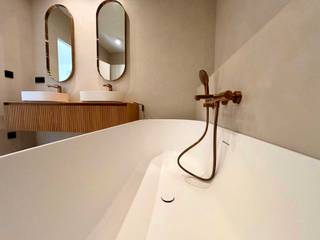 Bent u op zoek naar comfort, licht en een centrale ligging?Dit prachtig gerenoveerde appartement op de vierde verdieping van de Lippenslaan biedt u...