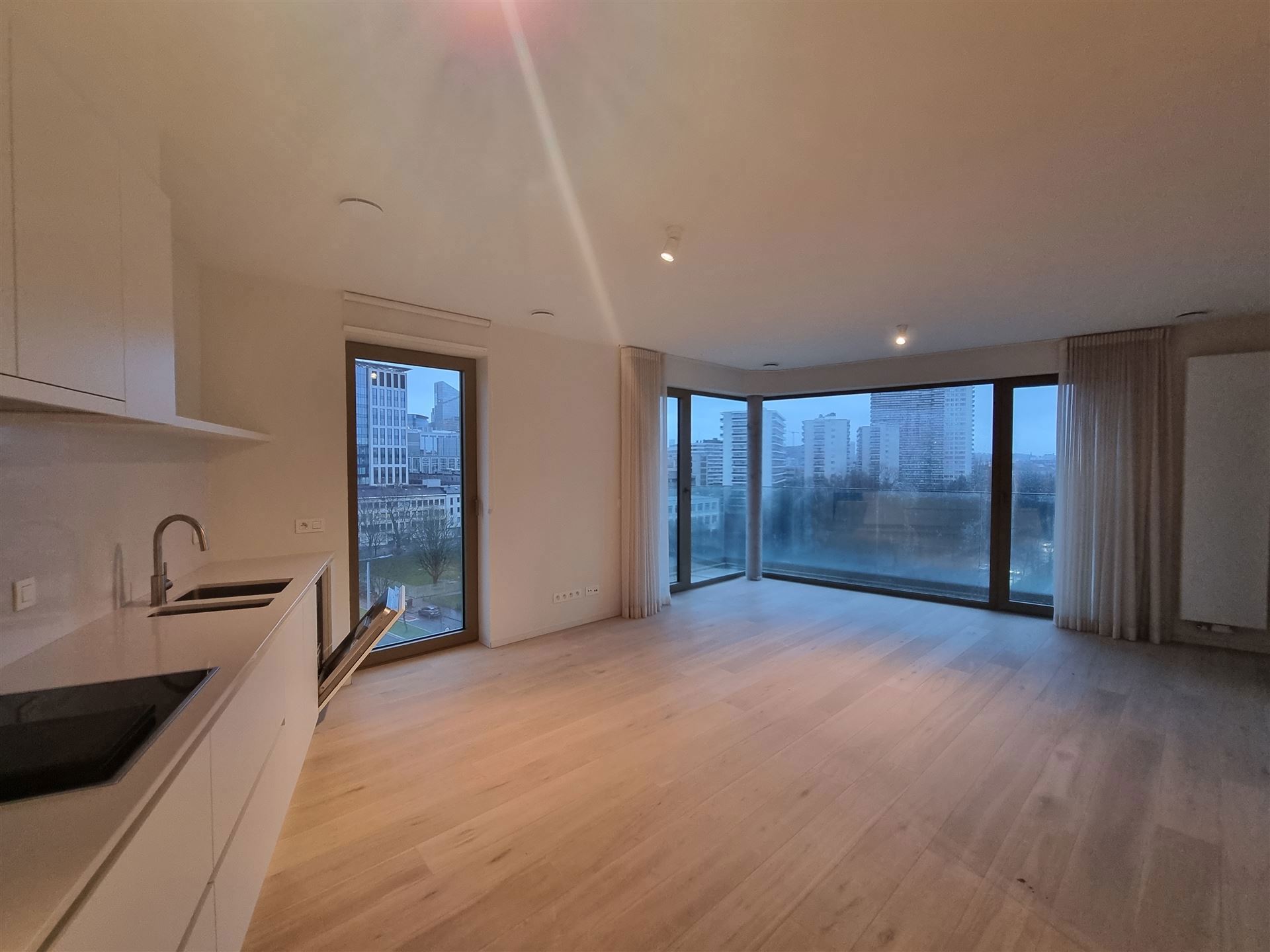 Appartement met 2 slaapkamers van ±90 m² in recent gebouw - foto 5