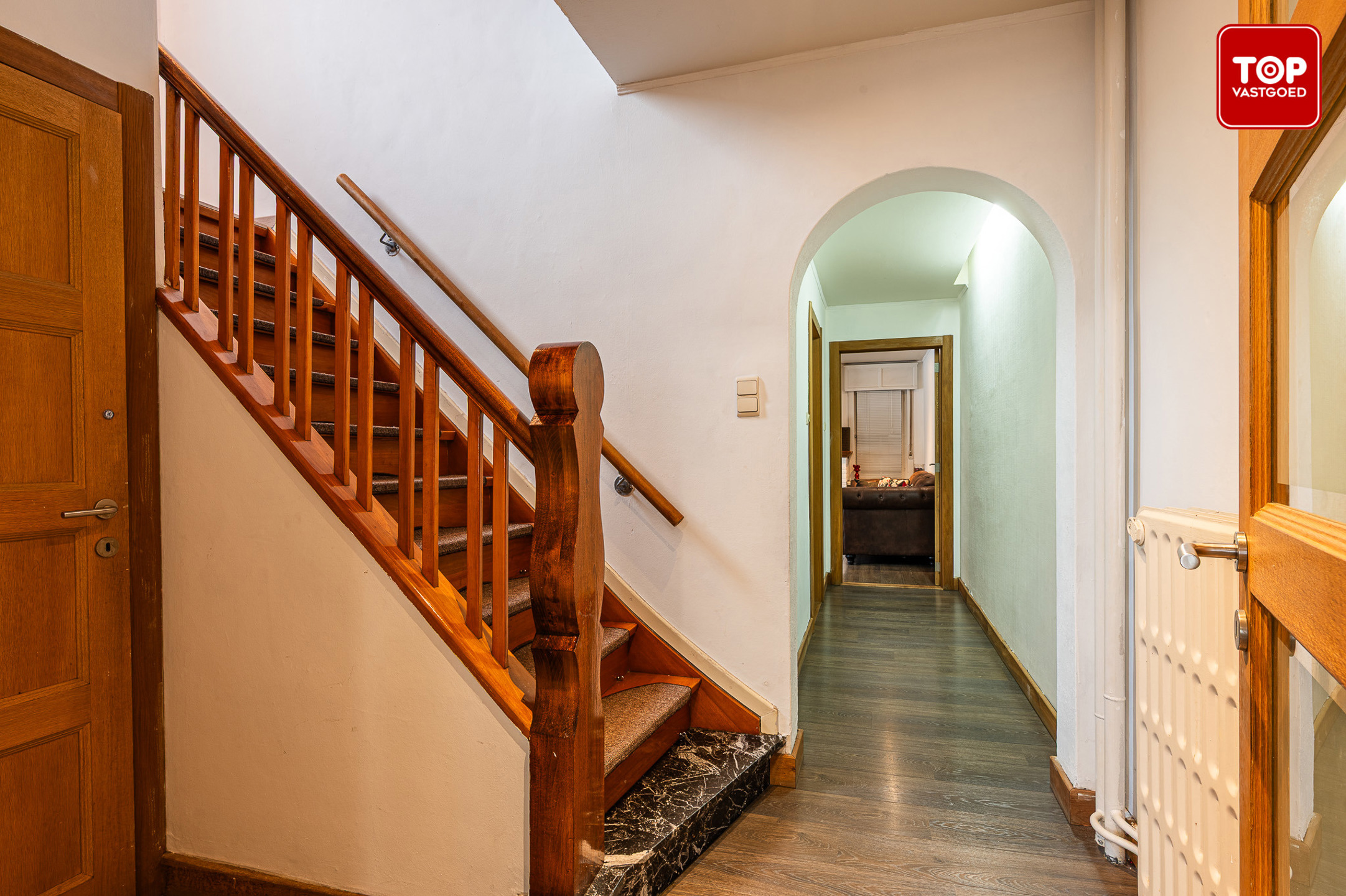 Instapklare woning met 4 slaapkamers en tuin in het hart van Sleidinge - foto 5