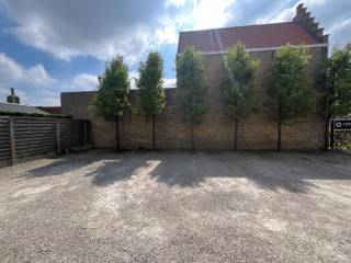 Op zoek naar een veilige en centraal gelegen parkeeroplossing? Deze drie staanplaatsen bevinden zich in het hart van Diksmuide en zijn ideaal...