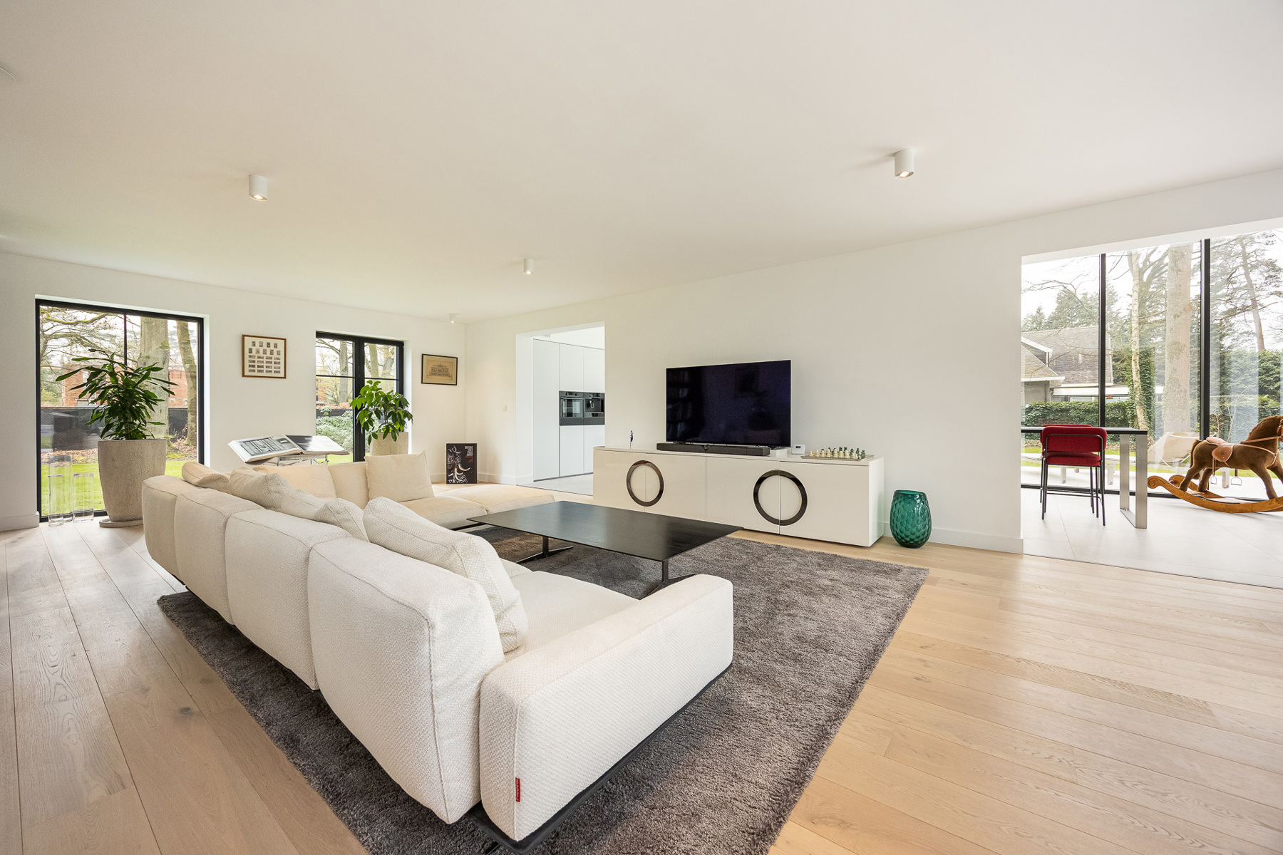 Luxueuze vernieuwbouwvilla met high-end afwerking - foto 5