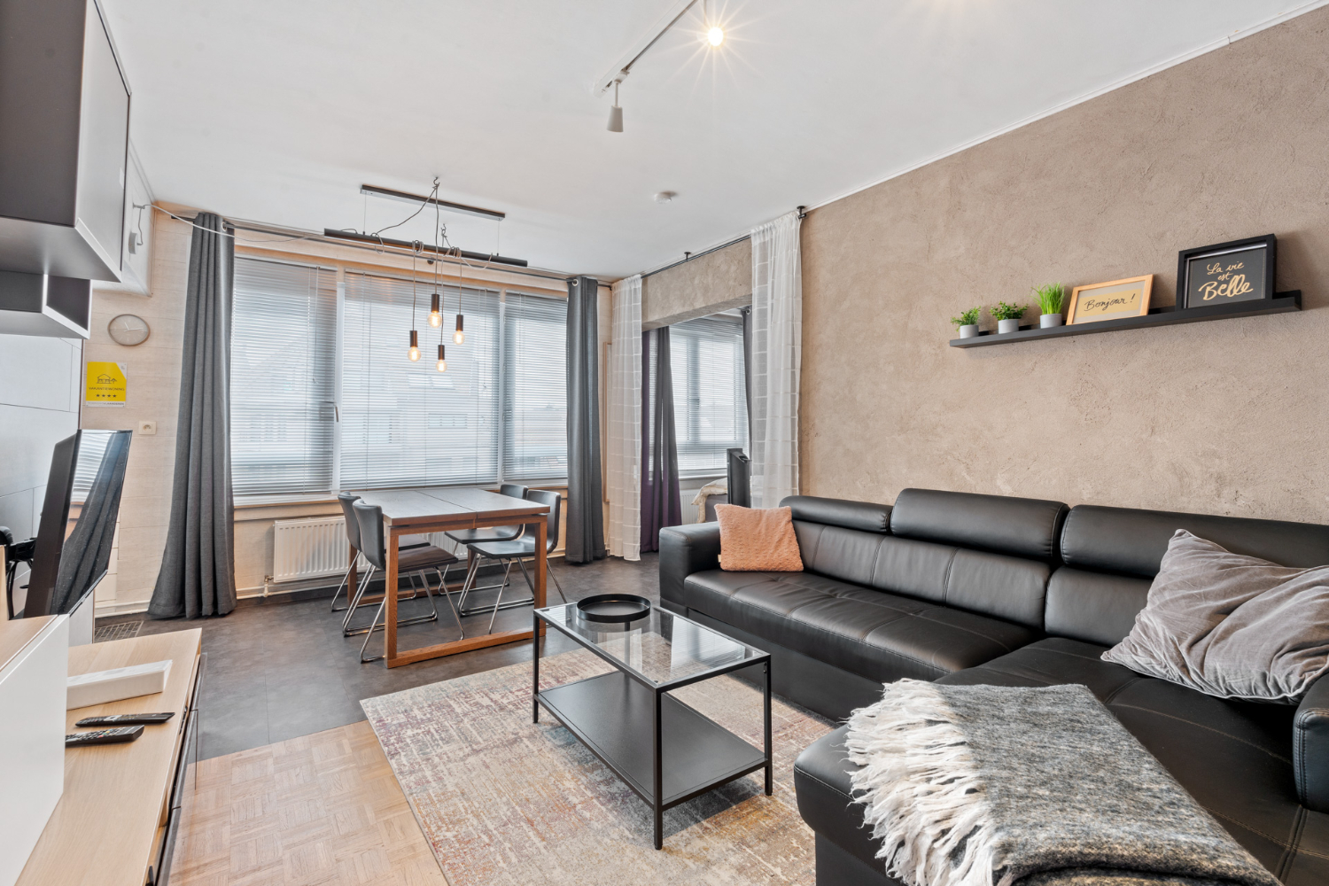 Prachtig gerenoveerde studio pal in hartje Blankenberge op een steenworp van het strand. - foto 1