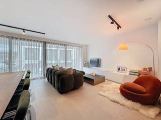 Cet appartement neuf à louer avec 2 chambres est situé dans le centre de Waregem. L'appartement a été entièrement fini avec des matériaux de...