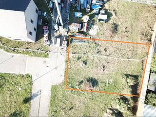 In een rustige verkaveling, Bareelstraat te Waasmunster, bieden wij een prachtig perceel bouwgrond aan en dit "zonder bouwverplichting".Met een...