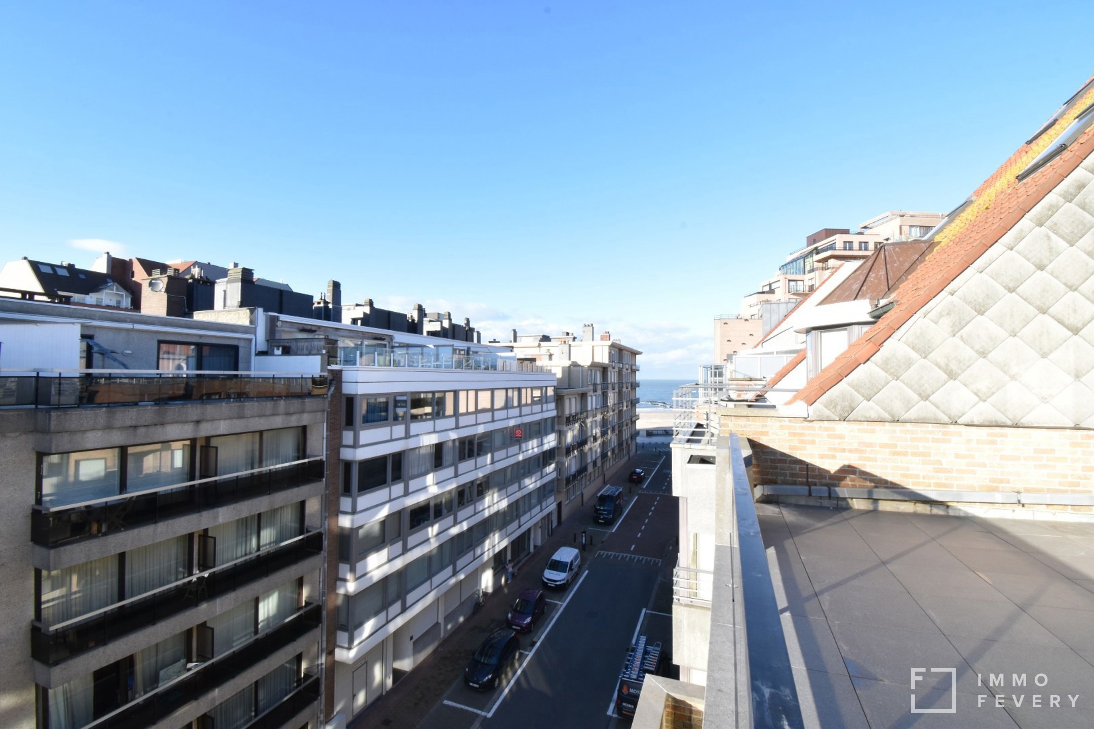 Prachtig gerenoveerde penthouse met zijdelings zeezicht te koop in Knokke-Centrum. - foto 4