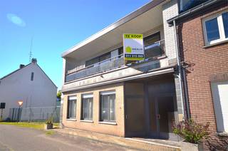 CENTRAAL GELEGEN HANDELSPAND MET VELE MOGELIJKHEDEN IN HET CENTRUM VAN HECHTEL! – Interessant pand bestaande uit 2 appartementen (HIERVOOR WARD...