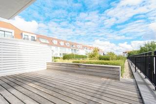Lichtrijk appartement met zuidgericht terras in DuinenwaterDit zonnige appartement is gelegen op de eerste verdieping van een recente residentie...