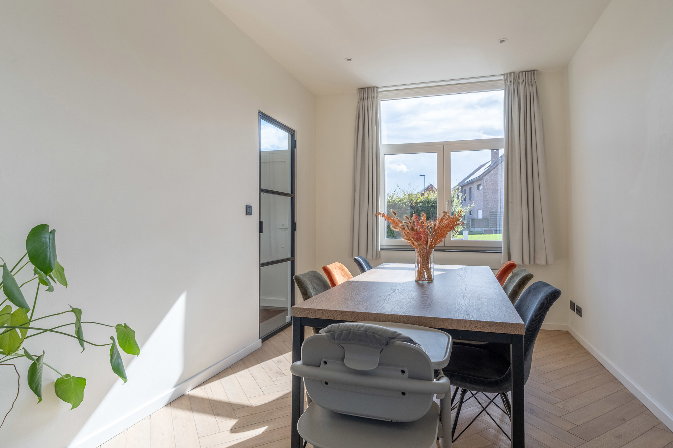 Instapklare 3 slaapkamerwoning met bureau en tuin te Turnhout - foto 5