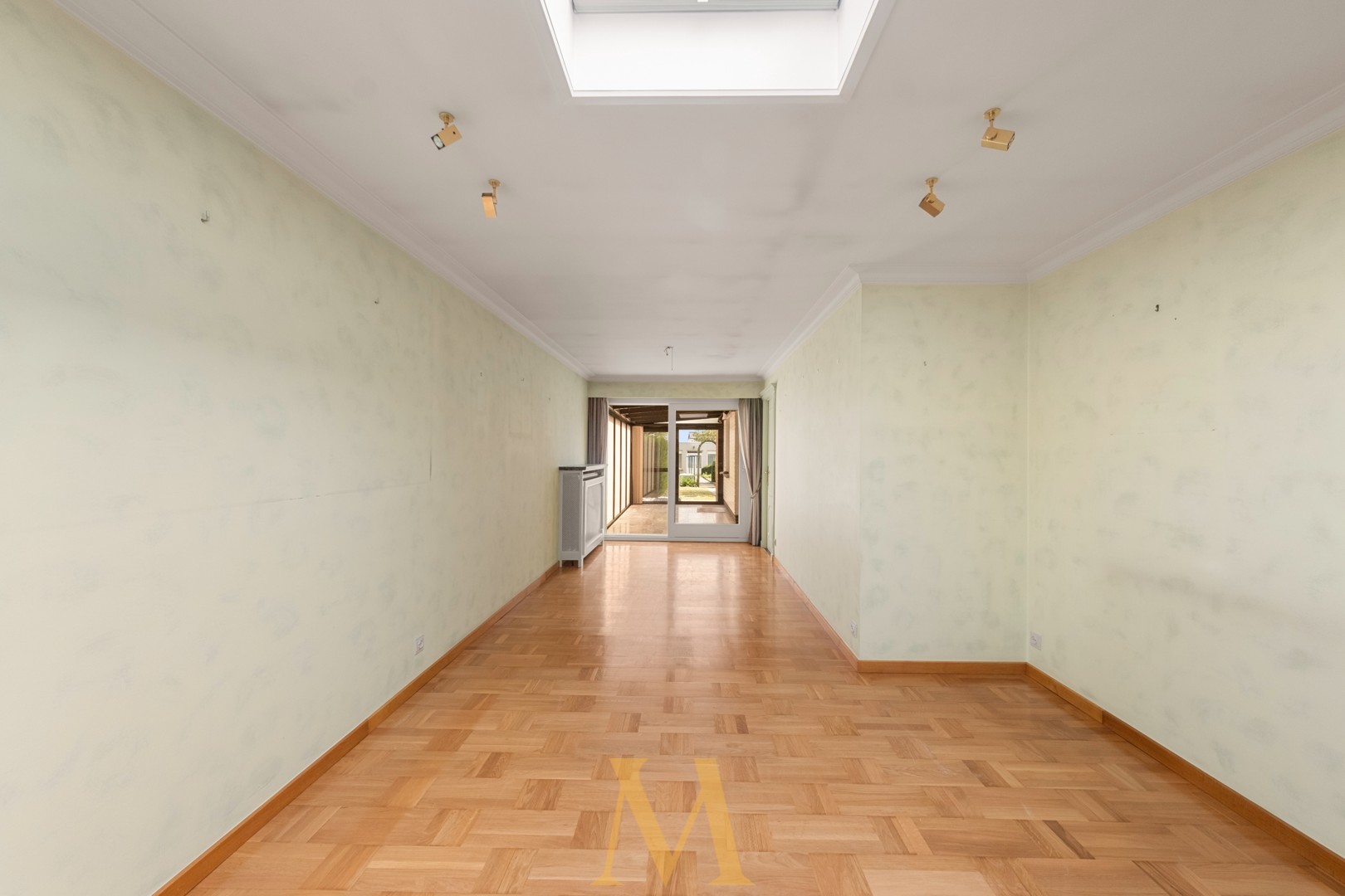 Ruime en veelzijdige woning met magazijn/garage en zonnige tuin nabij centrum Waregem - foto 3
