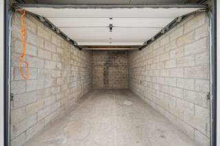 <p><span>These garage units (5-15-17-18-21) are spacious enough for most cars’s (2.75 m by 5.65 m). A new roof was recently installed, consisting of insulated sandwich panels. They are all rented out for 135 euros per month. The insulated sectional door, combined with the Bold lock, ensures that your garages can be securely locked. A few years ago, the complex was equipped with a new concrete driveway featuring an effective drainage system. There is a Co-owners’ Association without a professional property manager, which keeps costs very low. As a result, you pay only about 1.6 euros per garage per month for the maintenance of the complex.</span></p>