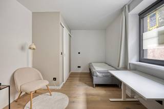 <span><span><strong>*Uniek investeringsvastgoed*</strong></span><br /><br />Aan de Stadsrand van de bruisende studentenstad Leuven namelijk op de hoek van de Naamsesteenweg met de Groenstraat kan je dit uniek opbrengstproject vinden. </span><span>Het pand is uiterst centraal gelegen, ideaal voor studenten zowel studerende in het centrum als de Campussen in Heverlee: Arenberg, UCLL, Sportkot... </span><span>Dit opbrengstpand </span><span>omvat 35 moderne entiteiten namelijk 31 kamers privatief sanitair en 4 studio's voorzien van al het nodige comfort en bemeubeling. </span><br /><br /><span>Alle entiteiten </span><span>kunnen indien gewenst voorzien worden van een verhuring.</span><span> Nettorendement 3,5%. Oplevering verbouwing start academiejaar 2024-2025.</span><br /><br /><span><strong>Wens je meer informatie? Dat kan ! Contacteer onze Expert Investeringsvastgoed: Jacky 0495 53 46 49 of jacky@connect-immo.be</strong></span><br /><br /><span>EPB Startverklaring!</span><br /><span>wg, gdv, gvkr, gvv</span>