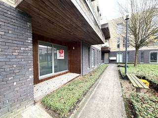 This beautiful ground floor apartment in Zonhoven offers comfort and convenience with its modern facilities and quiet...