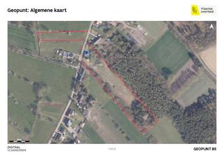 Te renoveren of af te breken woning voor nieuwbouw, op een perceel met bijna 60 m straatbreedte en 1 ha weiland en bos. Omgeven door natuurgebied en weilanden.<br />Bouwzone gelegen in woongebied met landelijk karakter, dus veel mogelijkheden om een zeer uitgebreide ééngezinswoning met aanhorigheden te bouwen.<br />Mogelijke bouwbreedte : 2/3 van perceel. Totale perceeloppervlakte 10.948 m².<br />Bijgebouw van 75m² + carport is mogelijk, en schuilhokken voor dieren.<br /><br />Extra aan te kopen : weiland aan de overkant van de straat, 3080m² (30.000 euro)<br /><br />Wettelijke informatie: woongebied met landelijk karakter en agrarisch gebied, geen lopende gerechtelijke en bestuurlijke maatregelen, geen voorkooprecht, geen verkavelingsvergunning, niet vergund (gebouwd voor 1962); <br />P-score A, G-score A (geen overstromingsgevaar); <br />EPC-certificaat 20260910-0003951702-RES-1, 1229 kWh/², F-label.
