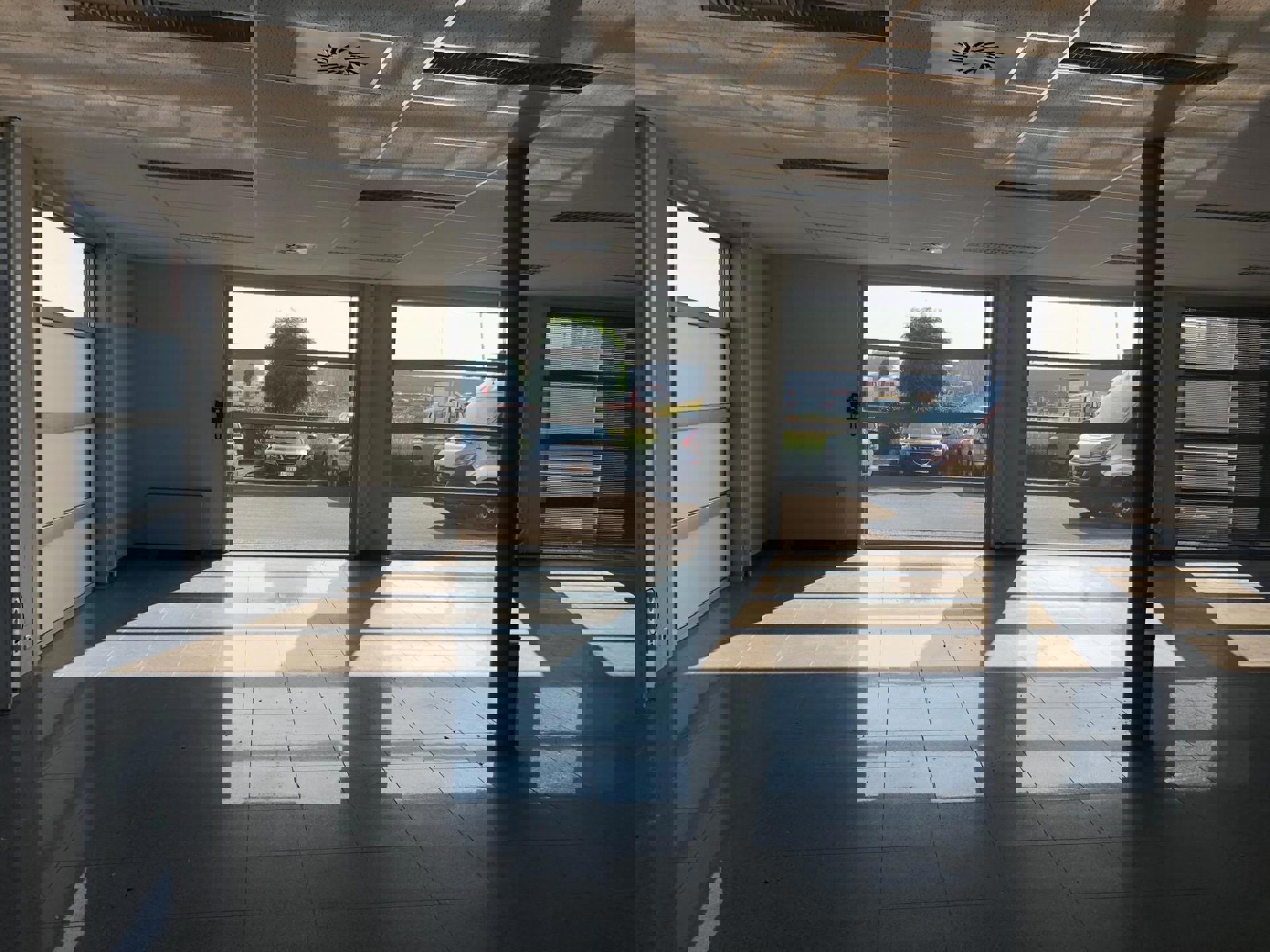 Zichtlocatie A12: Magazijn 300m² met kantoor van 420 m² - foto 4