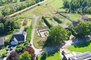 Bouwgrond voor open bebouwing  13a07ca te MaasmechelenOp dit ruime perceel van 13a07ca, gelegen in een rustige, groene omgeving, kan u een open...