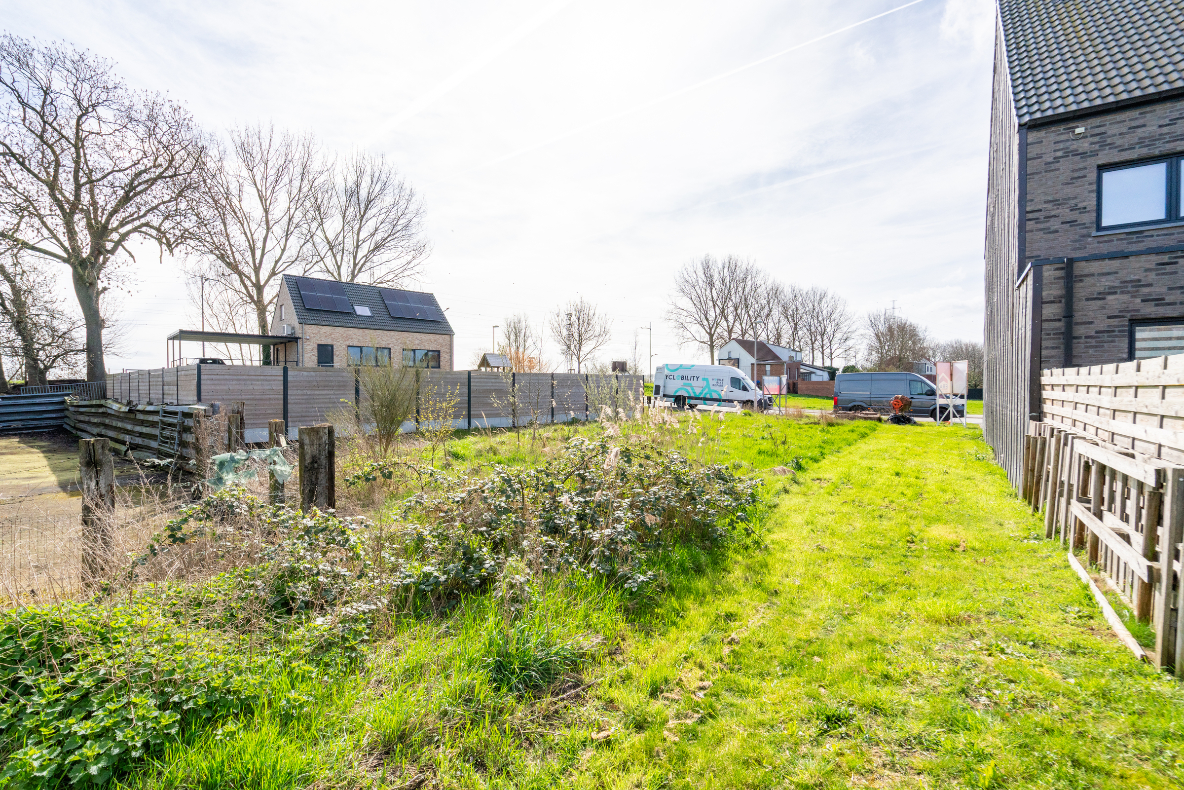 Goed gelegen bouwgrond te koop voor een half open bebouwing - foto 4