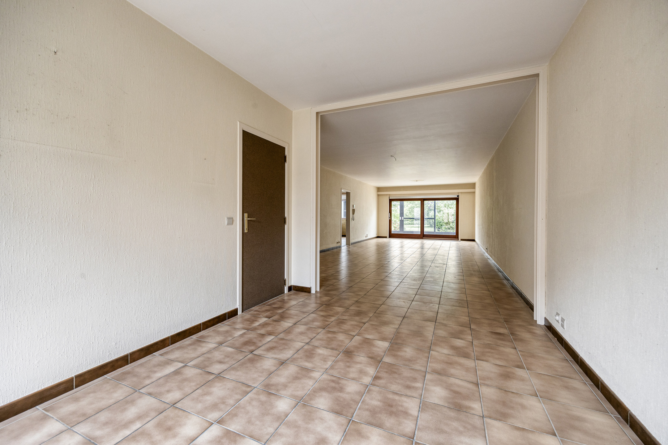 Appartement à rafraîchir avec grand jardin et garage - photo 5