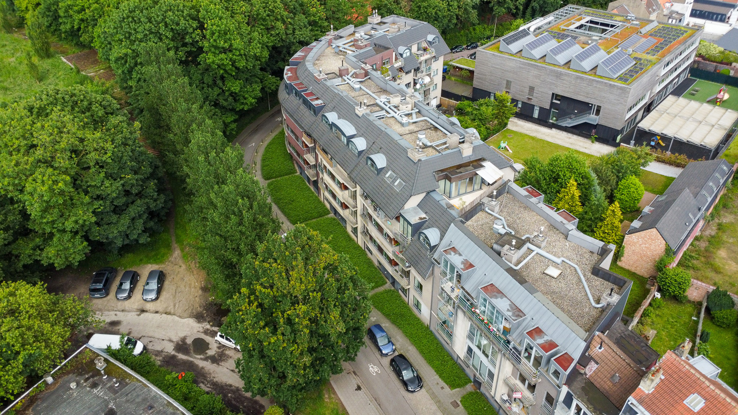 Garage for sale in Brussels - photo 3