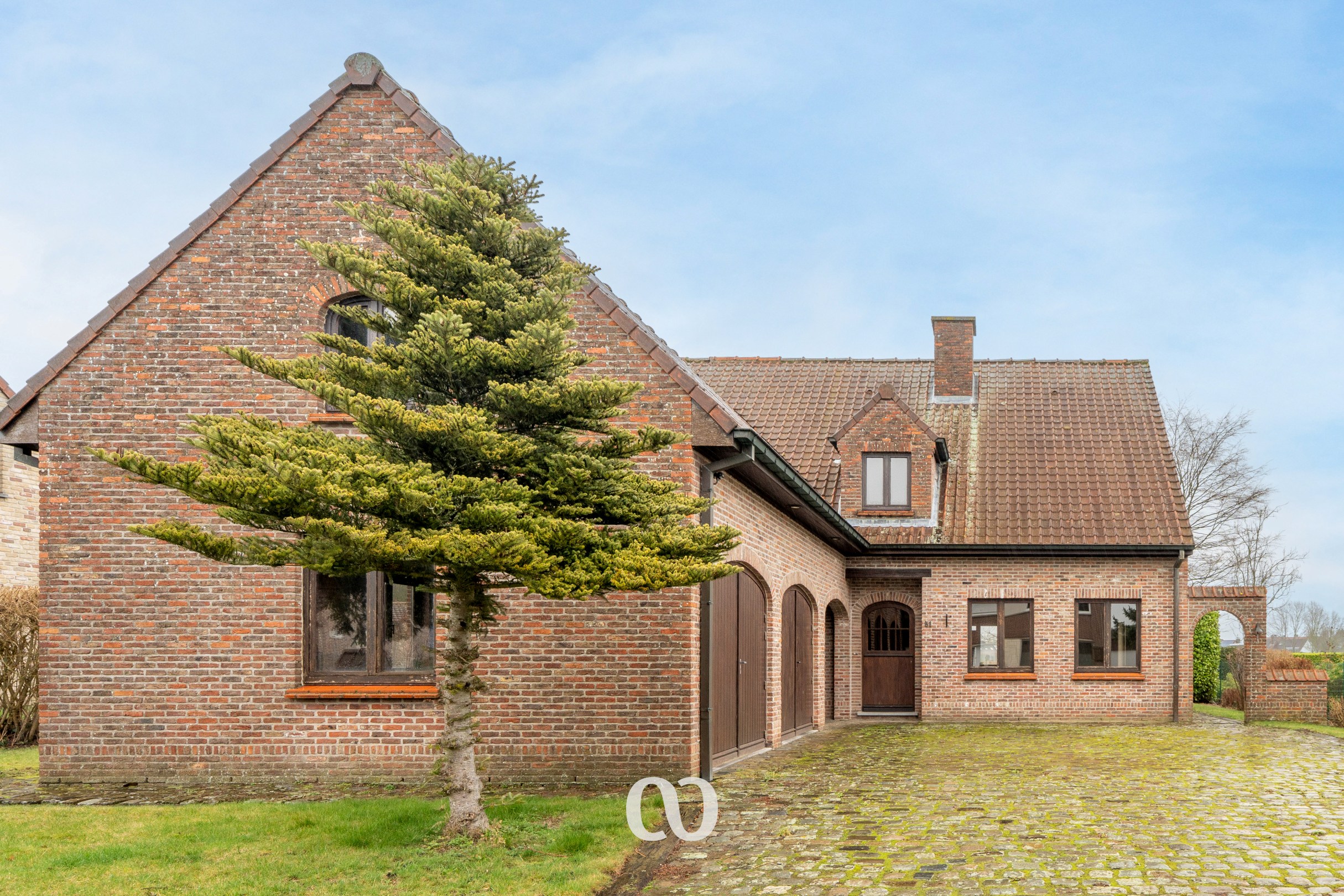 Karaktervolle en ruime woning met 3 slaapkamers en garage nabij het centrum van Oudenaarde - foto 2