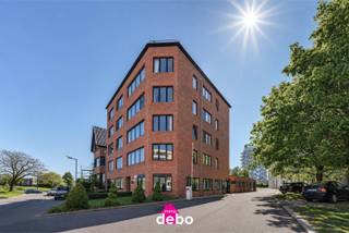 Geef jouw zaak een vliegende start in KortrijkOp zoek naar een kantoorruimte van 89 m² die je volledig naar eigen smaak kan inrichten? Deze...