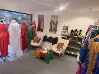 In het levendige hart van Tremelo bevindt zich dit uitstekend gelegen handelspand met woonst.Dankzij de sterke visibiliteit en de vele passage is dit...