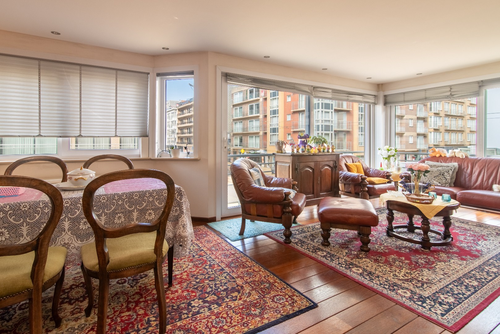 Cozy corner apartment with a sea view from the second line. - photo 2