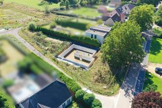 Bouwgrond voor open bebouwing  13a07ca te MaasmechelenOp dit ruime perceel van 13a07ca, gelegen in een rustige, groene omgeving, kan u een open...