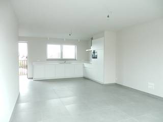 Dit instapklaar appartement is gelegen in het centrum van Wingene, vlakbij bakkers, slagers, grootwarenhuizen & school.Het appartement bevindt zich...