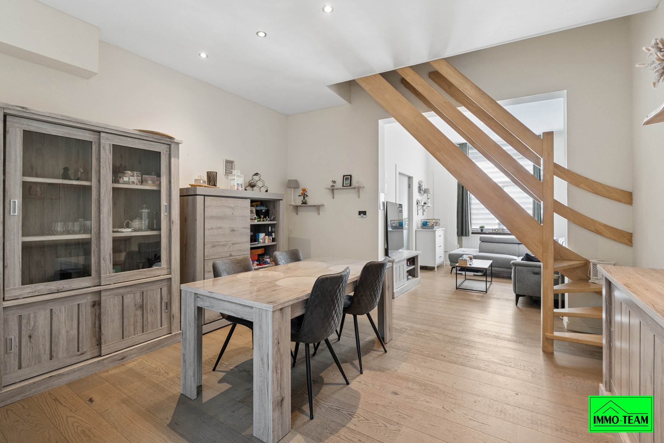 Instapklare gerenoveerde woning nabij het stadscentrum. - foto 3