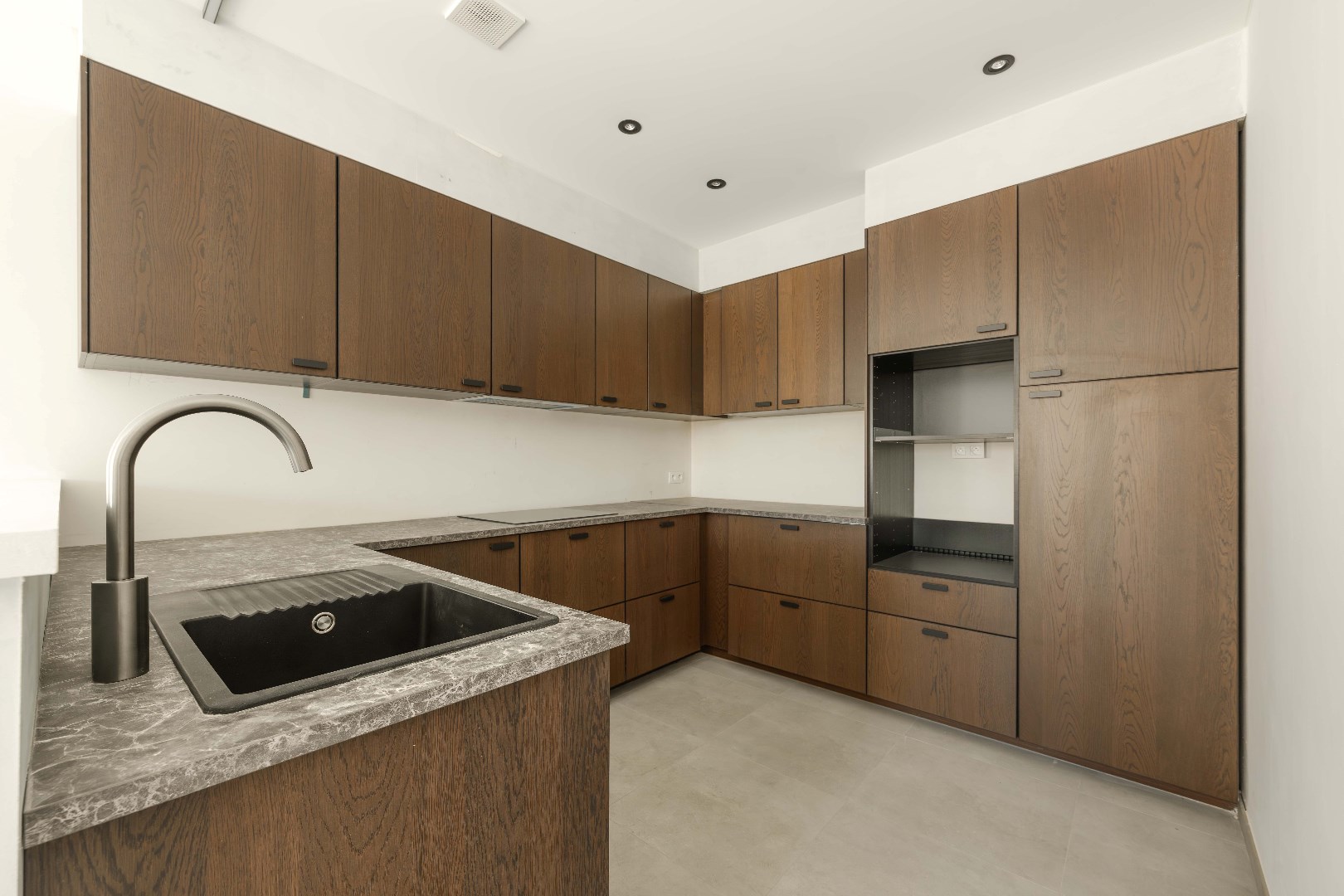 INSTAPKLAAR HOEKAPPARTEMENT (134,80 m²) MET 2 SLPKS EN TERRAS - foto 4