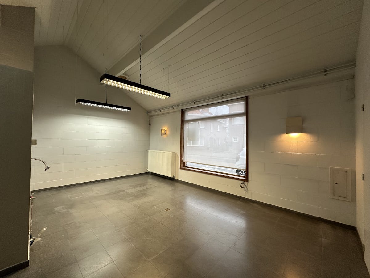 Espace de pratique d'environ 100 m² à louer à Heule. - photo 3