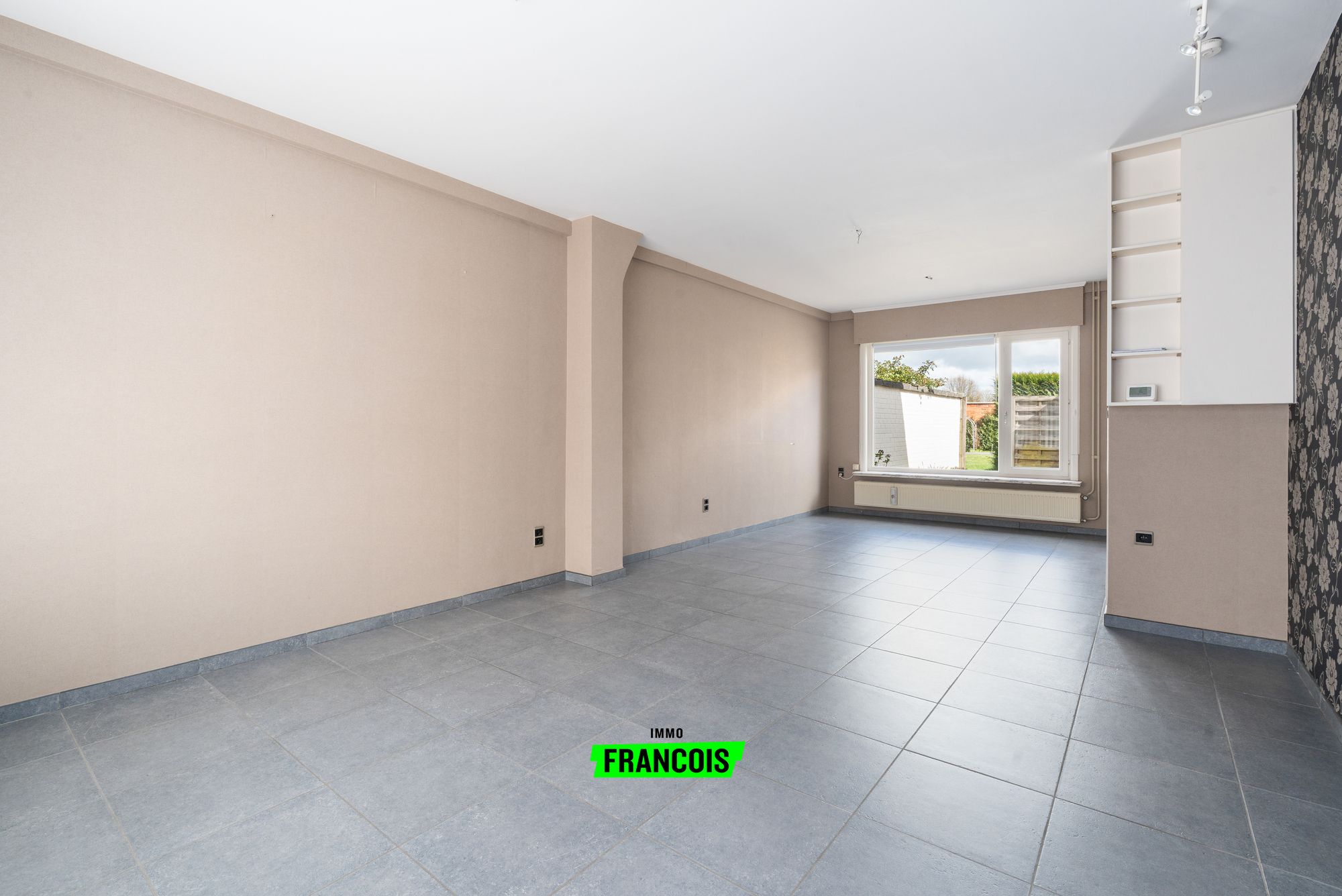 Praktische woning met 3 slaapkamers te koop in hartje Bassevelde - foto 3