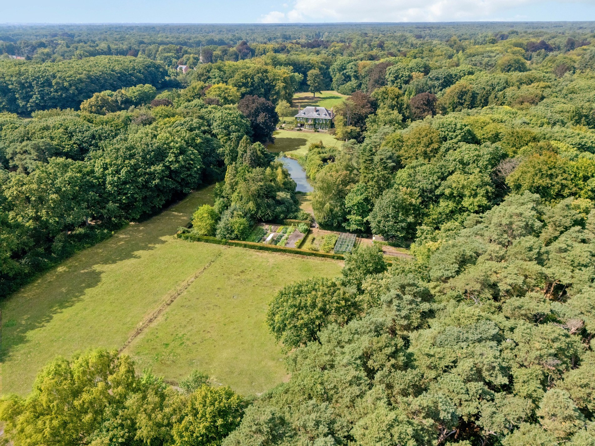 Domein Haezenveld - tijdloze grandeur in een oase van groen - foto 2