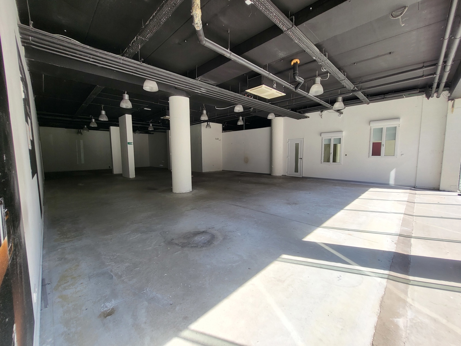 Commerciële toplocatie – baanwinkel ca. 760 m² in Oostende - foto 2