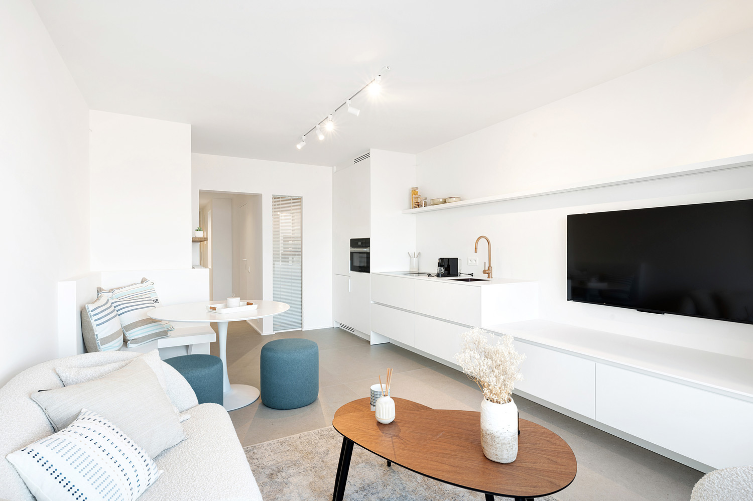 Prachtig vernieuwd 2 slaapkamer appartement aan het Albertstrand - foto 5