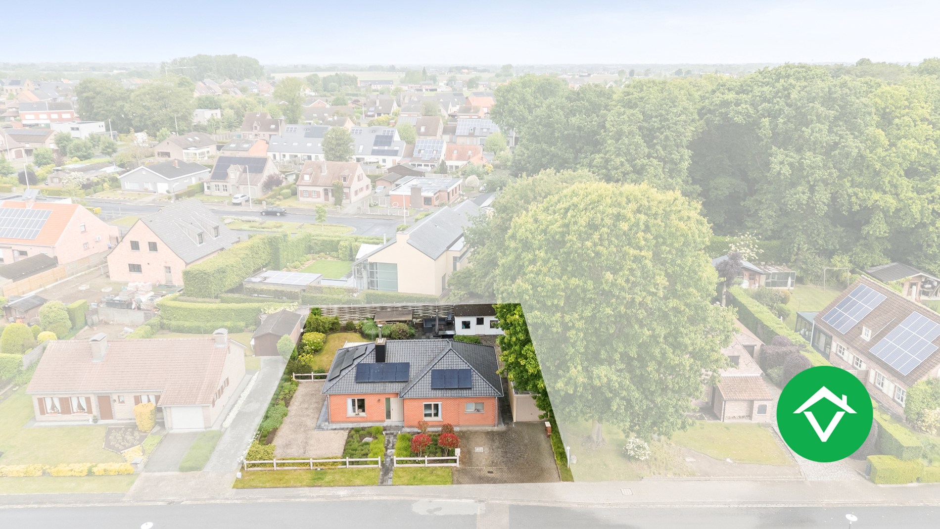 Te koop Alleenstaande woning met 3 slaapkamers en garage centraal gelegen te Wijnendale - foto 4
