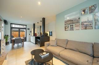 <p><span>Welcome to this beautifully renovated home (2024) where comfort and energy efficiency come together. </span></p><p><span>Thanks to the excellent location, modern finishes and EPC label A, you will experience the ultimate living pleasure here.</span></p><p><span> </span></p><p><span>Enjoy these plus points every day:</span></p><ul><li><span>* Completely renovated in 2024 completely ready to move in and completely renewed</span></li><li><span>* Heating and cooling with energy efficient air-to-air heat pump and air conditioning</span></li><li><span>* Very energy efficient living with EPC label A: low monthly costs guaranteed</span></li><li><span>* Modern, fully equipped kitchen ideal for cooking enthusiasts</span></li><li><span>* Three full-size bedrooms and two stylish bathrooms</span></li><li><span>* Living spaces with lots of light and a pleasant atmosphere</span></li><li><span>* Landscaped terrace and green garden overlooking a peaceful square</span></li><li><span>* Good location: close to stores, schools and easy access to major thoroughfares</span></li><li><span> </span></li></ul><p><span>The combination of modern comfort, situated on a green square at the front and an extremely central location makes this house a real godsend. </span></p><p><span>Here you start immediately carefree to the next chapter!</span></p><p><span>Interested? Contact us for a visit!</span></p>