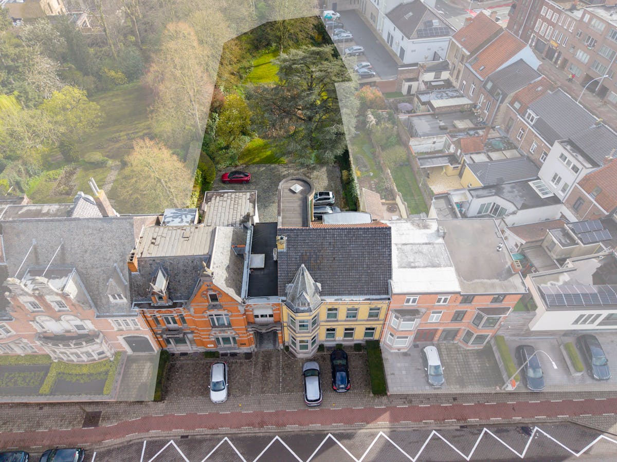 Immeuble de bureaux majestueux avec parking et jardin à vendre à Courtrai - photo 2