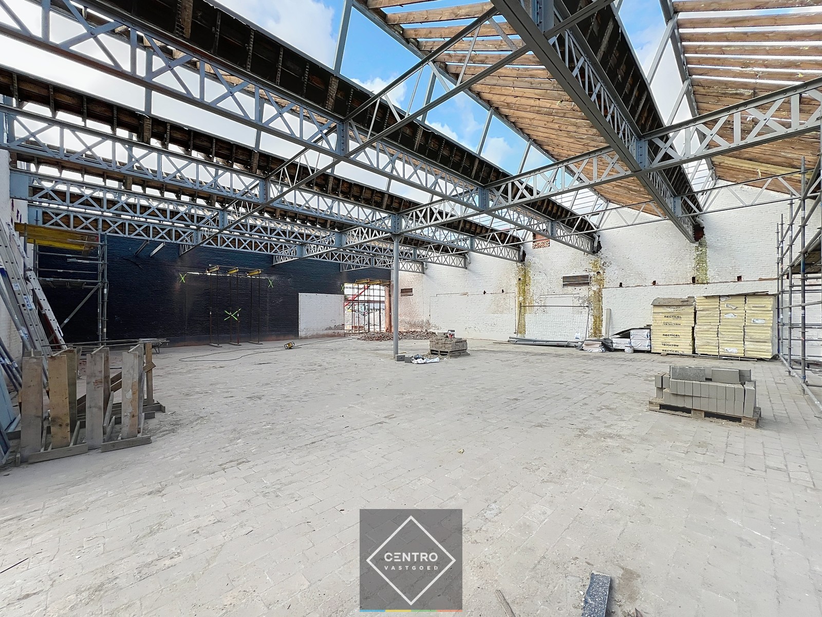 Kantoorgebouw van ± 400m², oplevering VOLLEDIG GERENOVEERD - CASCO in project WALLE te Kortrijk. - foto 3
