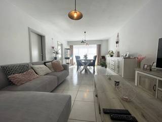 Bent u op zoek naar een comfortabel en lichtrijk appartement om te huren in Alken? Dan is dit instapklare pand, rustig gelegen in de...