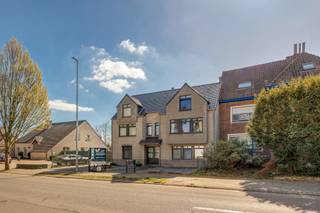 Gezellig gelijkvloers appartement met 2 slaapkamers, terras en garage nabij centrum MolOp zoek naar een interessante investering of een comfortabele...