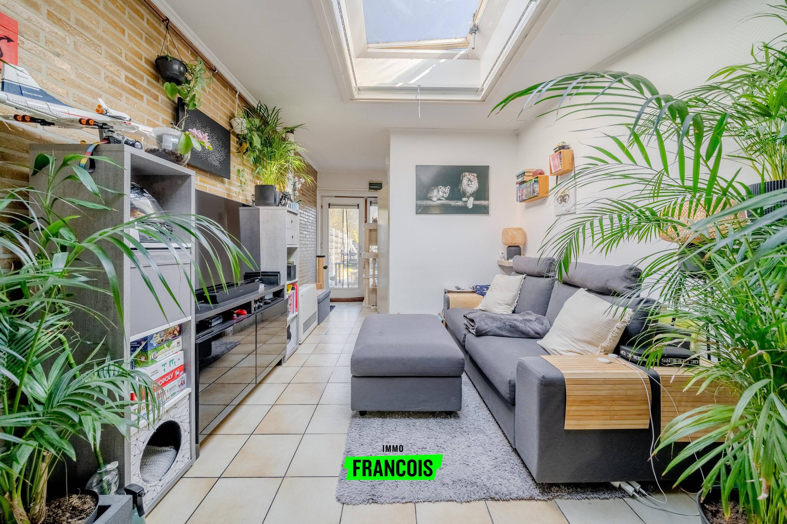 Charmante woning met 2 slaapkamers en garage in hartje Menen te koop! - foto 4