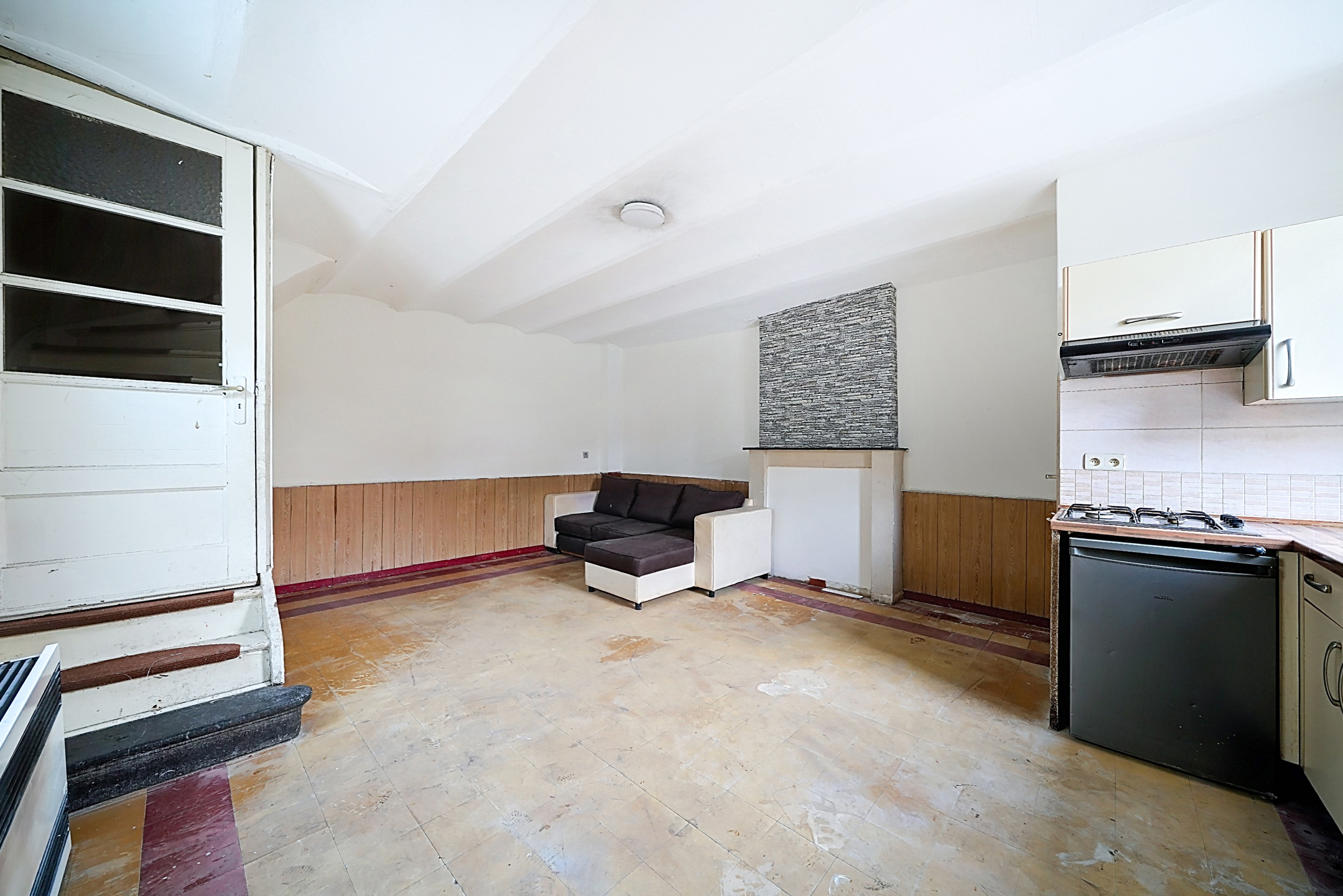 Huis te koop in Montignies-Sur-Sambre met 2 slaapkamers - foto 2