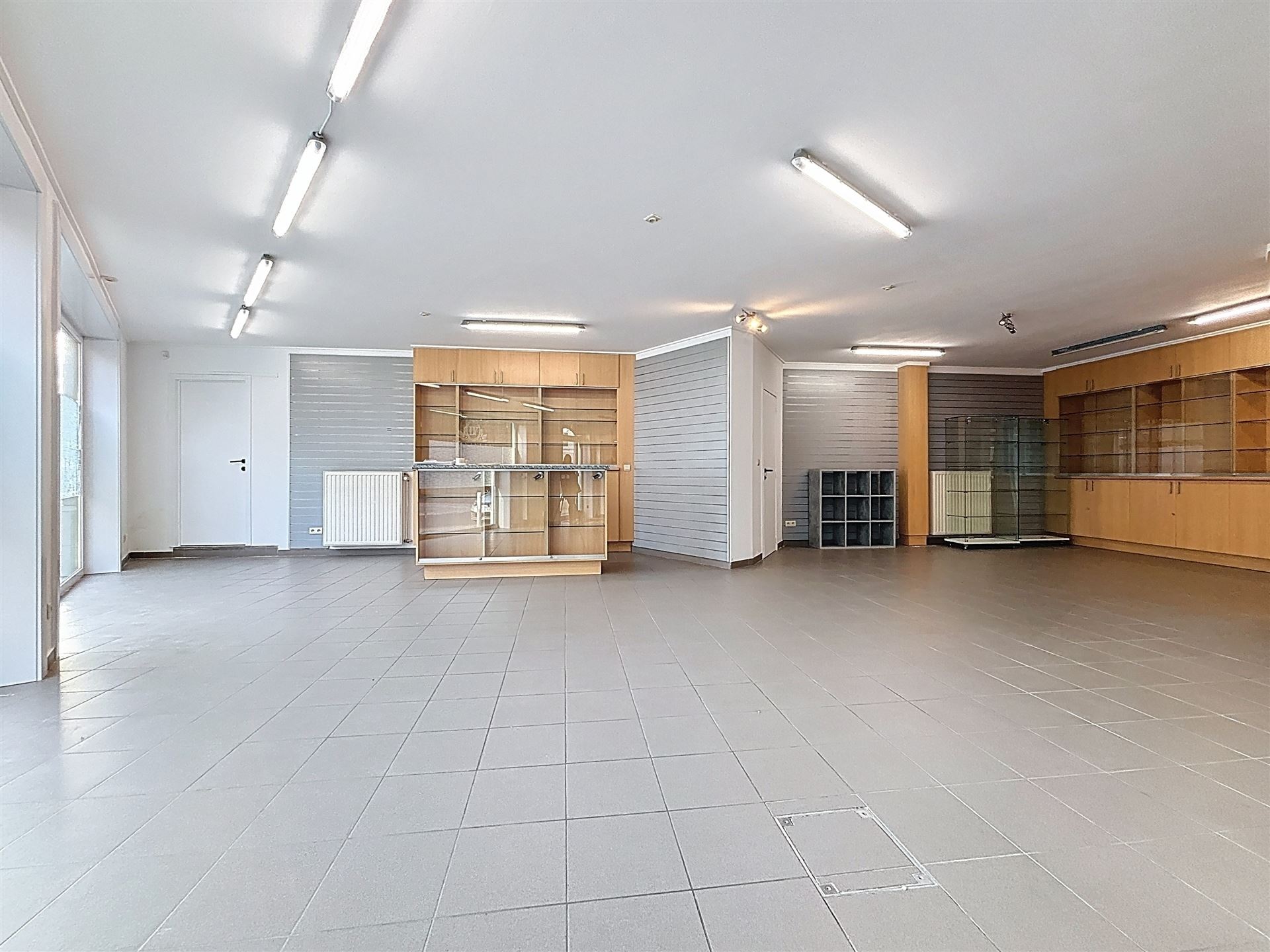 Commercial for rent in Ypres - photo 5