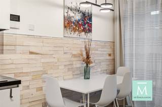 Charmante, energiezuinige gemeubelde studio op topligging in MechelenOp zoek naar een betaalbare, instapklare woonst op een uitstekende locatie? Dan...